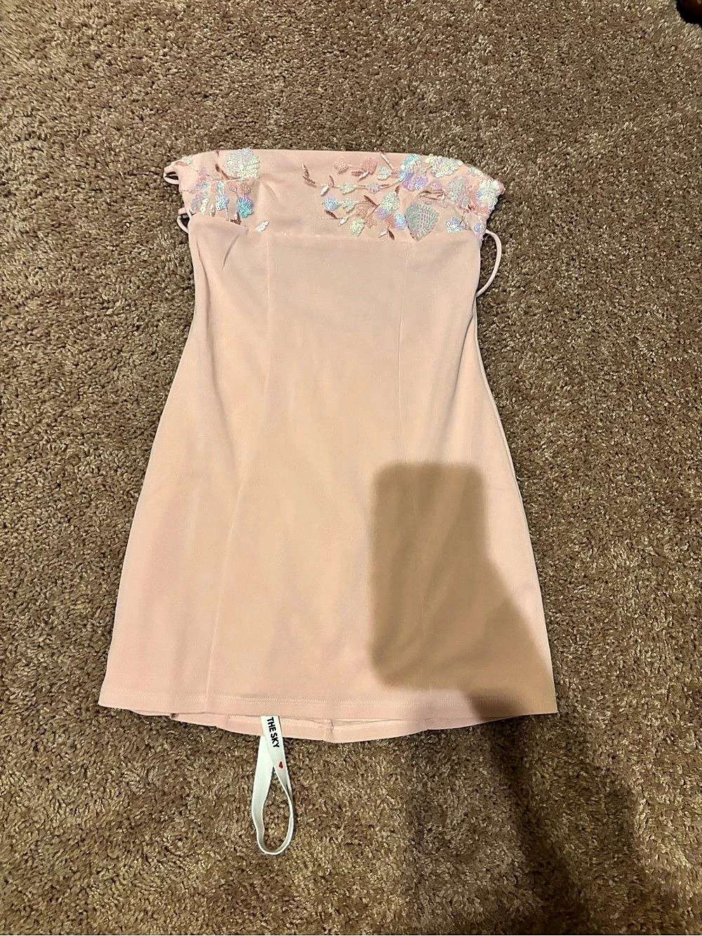 Lucy in the Sky Strapless Floral Mini Dress in Pink Small